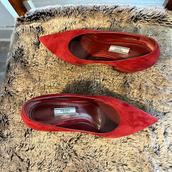 PRADA Runway Suede Oxtail Maroon Red Block Heel Pointy Toe Heels, Size 38.5 - Picture 8 of 12